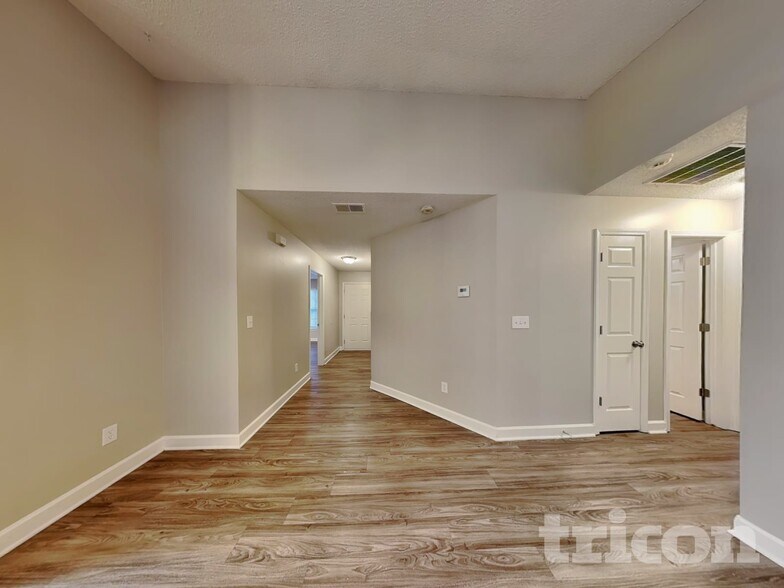 Building Photo - 2668 Captains Watch Rd NE