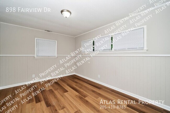 Building Photo - 898 Fairview Dr NE