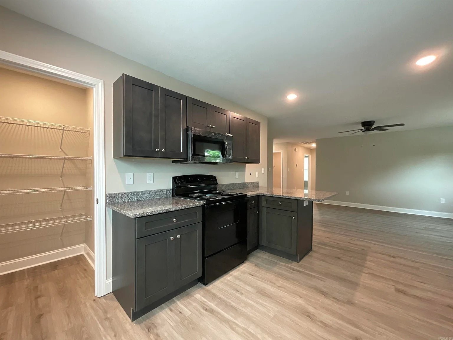 Building Photo - 814 W Trickey Ln