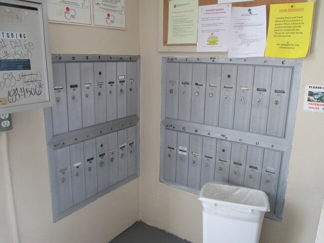 Building Photo - 2715 Emory C Dr