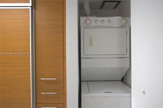 Building Photo - 50 Biscayne Blvd