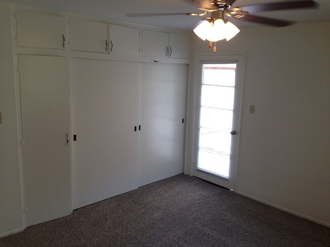 Building Photo - Hillside Home with Ocean Views!!