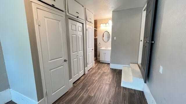 Building Photo - 10263 Casa View Dr