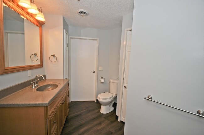 Bathroom - 112 Franklin St