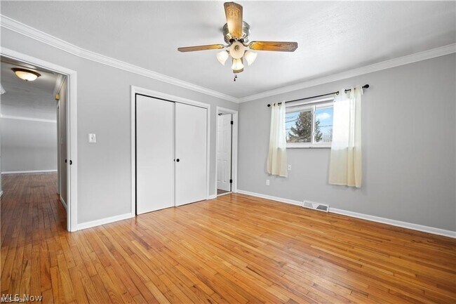 Building Photo - 4960 W Park Dr