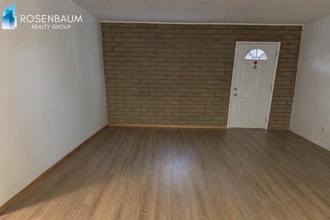 Building Photo - 3016 N Yavapai Rd E