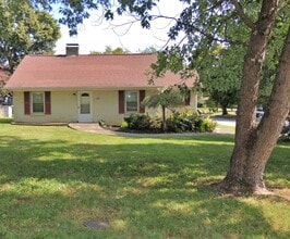 Building Photo - COMING SOON!   Available now Beautiful 3 Bedroom in ALCOA!