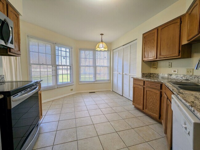 Building Photo - 309 Willow Pkwy
