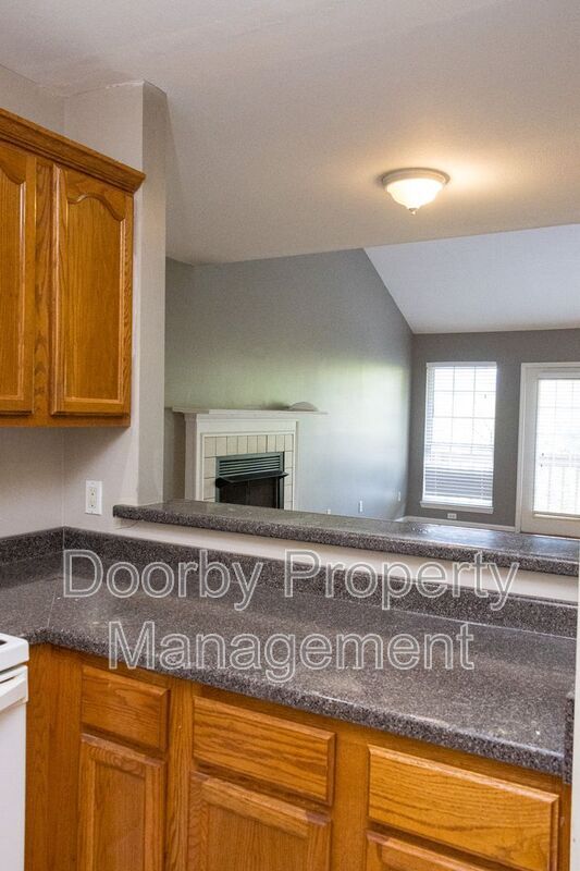 Building Photo - 2202 Elder St