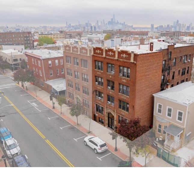 Primary Photo - 411 15th St