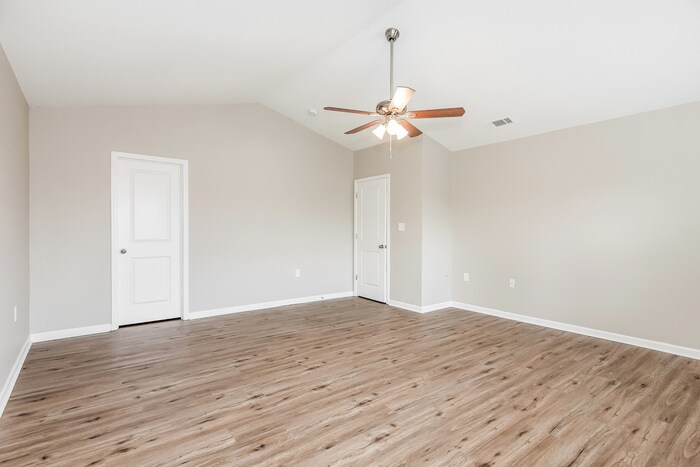 Building Photo - 1800 Windy Willow Ln