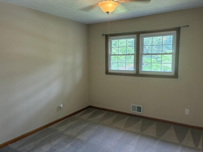 Building Photo - 5346 Orchard Pl
