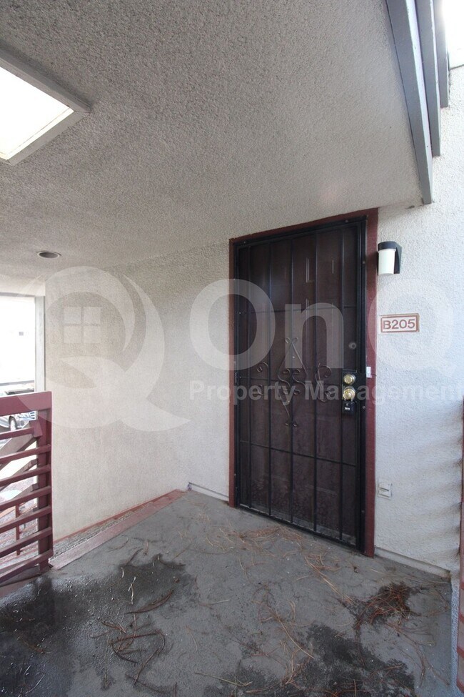 Building Photo - 3435 W Danbury Dr