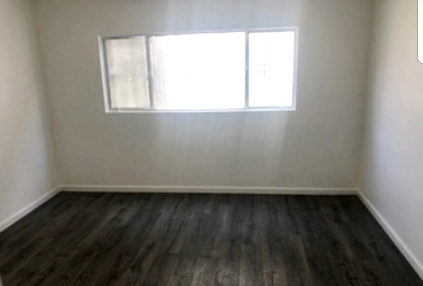 Building Photo - 3213 Bartdon Ave