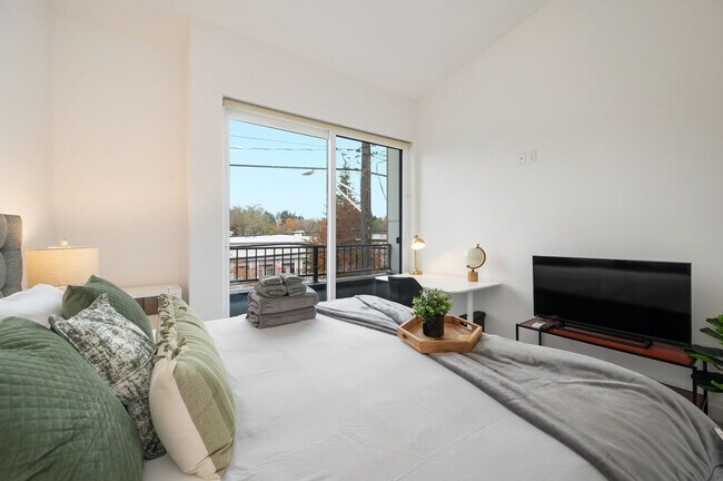 Building Photo - 6125 Sand Point Way NE