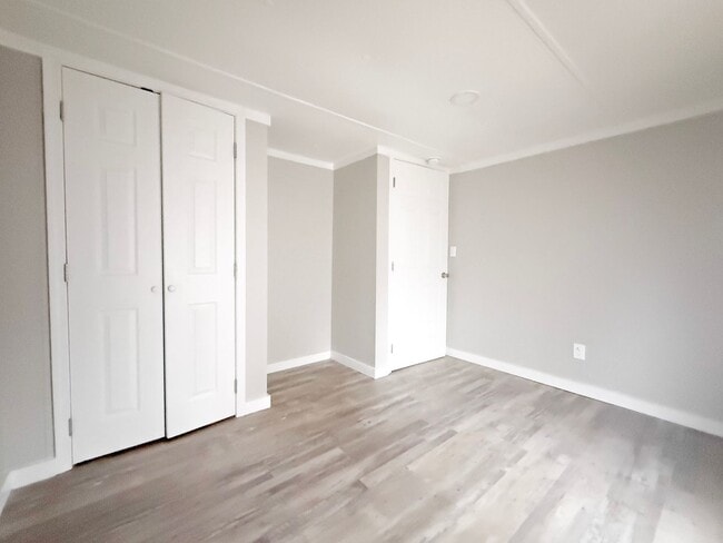 Building Photo - 3-Bedroom Single-Family Home with Hardwood Floors and Carport in Sparta