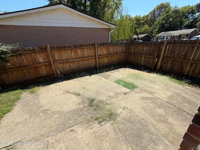 Building Photo - 6709 Rebecca Ln