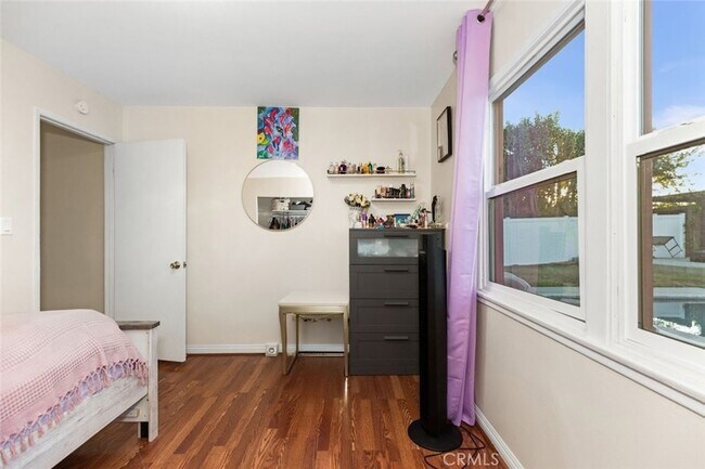 Building Photo - 11377 Gaynor Ave