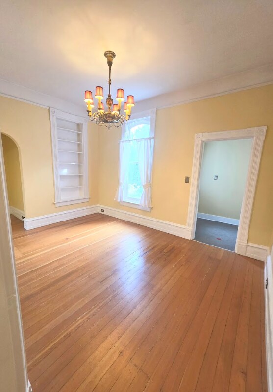 Building Photo - 10 S Bellevue Ave