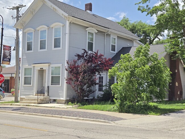 Primary Photo - 11042 Front St
