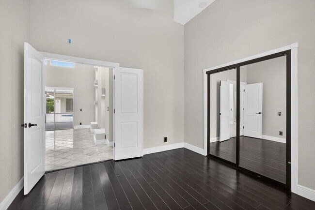 Building Photo - 1295 Longlea Terrace