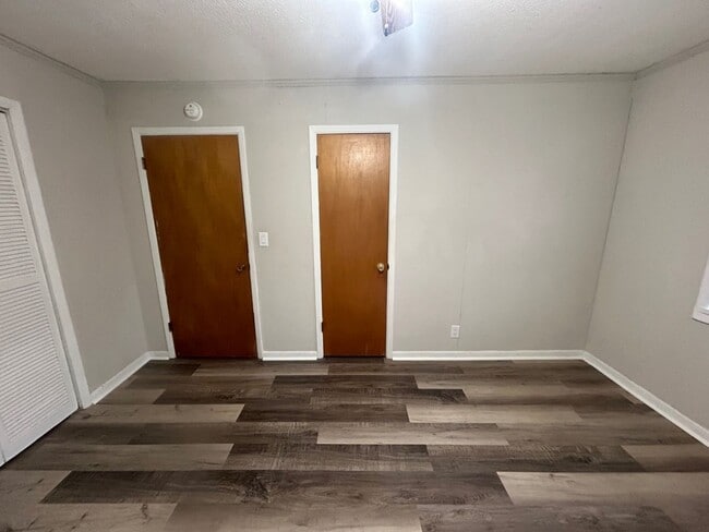 Building Photo - 1209 Hancock St