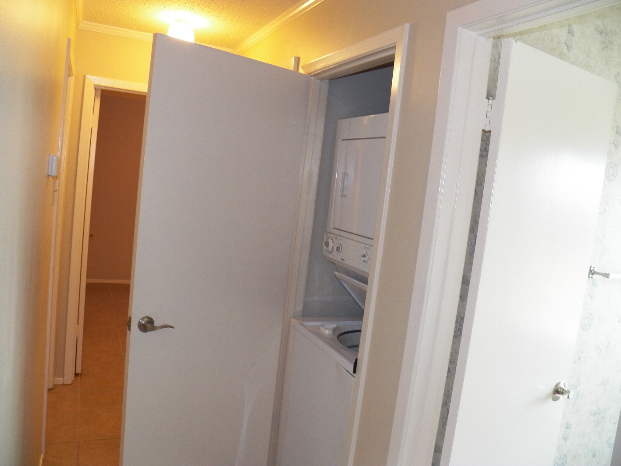Full Size Washer Dryer unit in hallway closet - 400 W South Town Dr