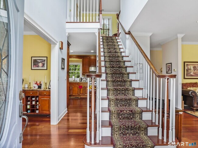 Building Photo - 56 Barholm Ave