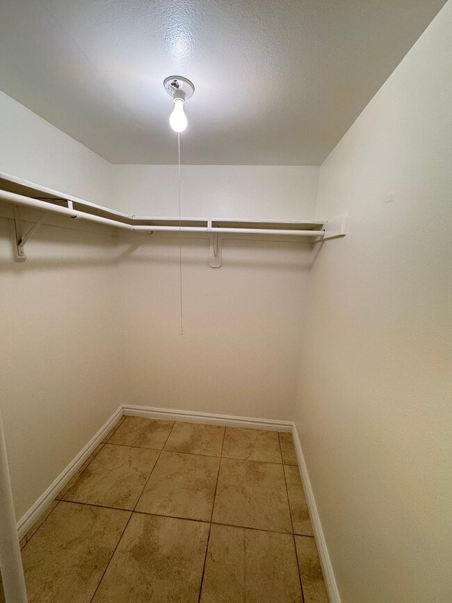 Building Photo - 10821 N Military Trl