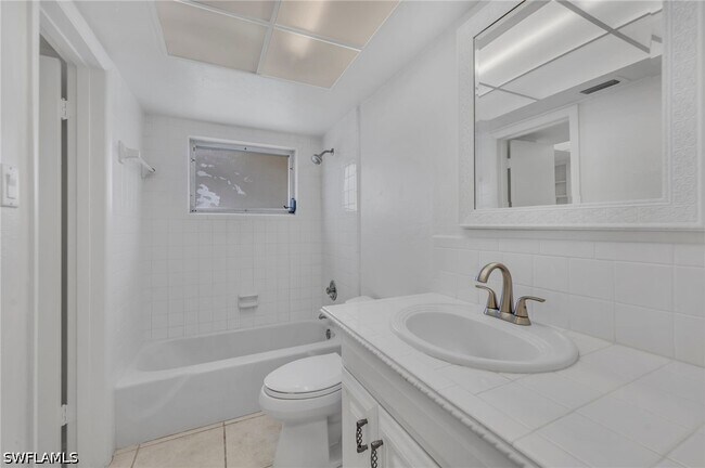 Building Photo - 656 Binnacle Dr