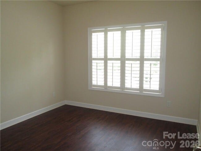 Building Photo - 9916 Evergreen Terrace Drive