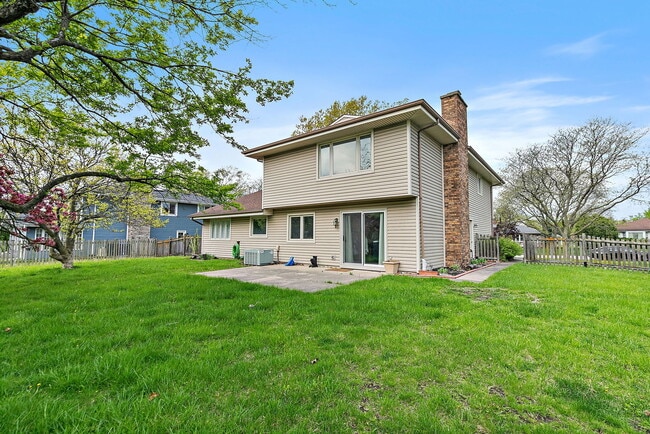 Building Photo - 121 Millis Ln
