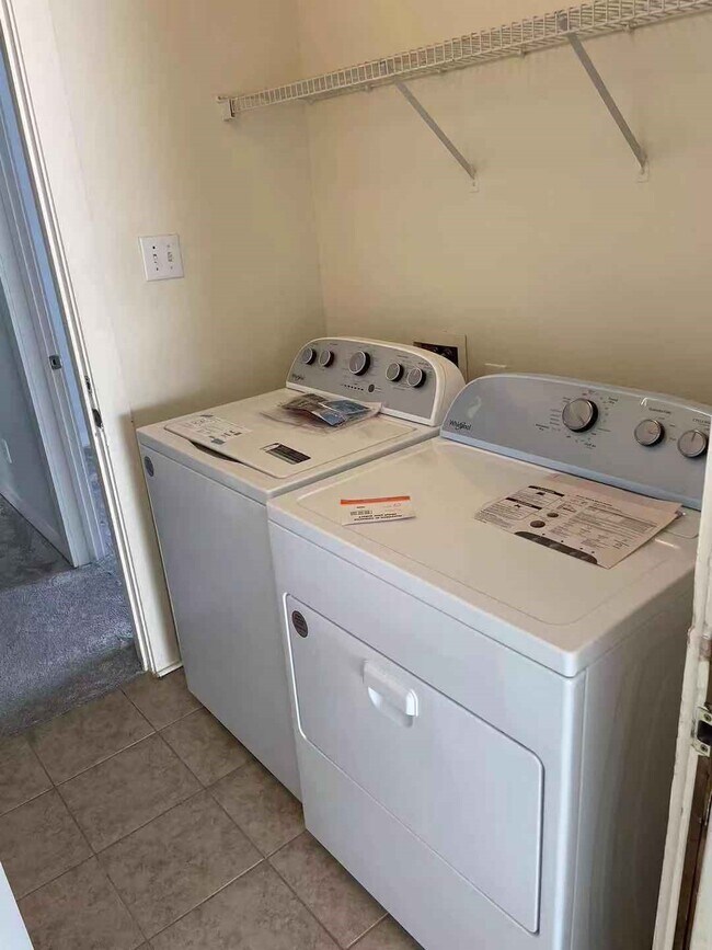 Building Photo - 11914 Rolling Stream Dr