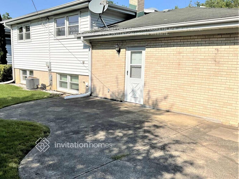 Building Photo - 22 S Rammer Ave