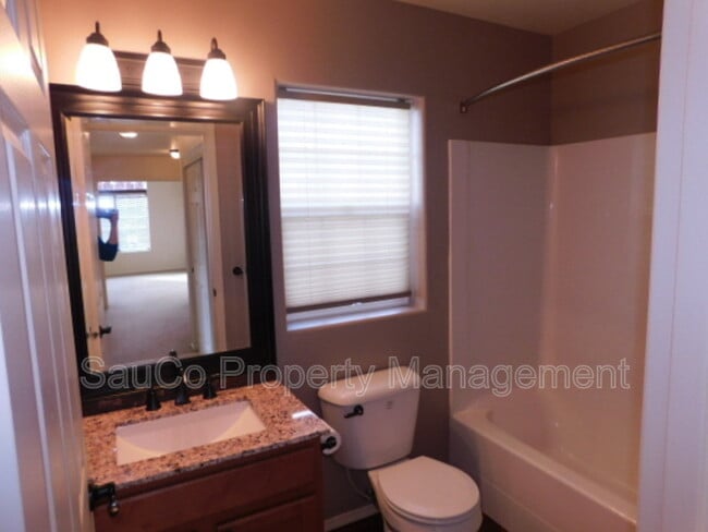 Building Photo - 1218 34th Pl