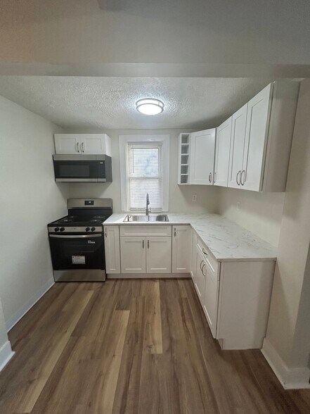 Building Photo - 1603 Manette Pl