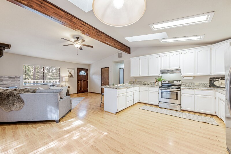 Building Photo - 5603 Sierra Springs Dr