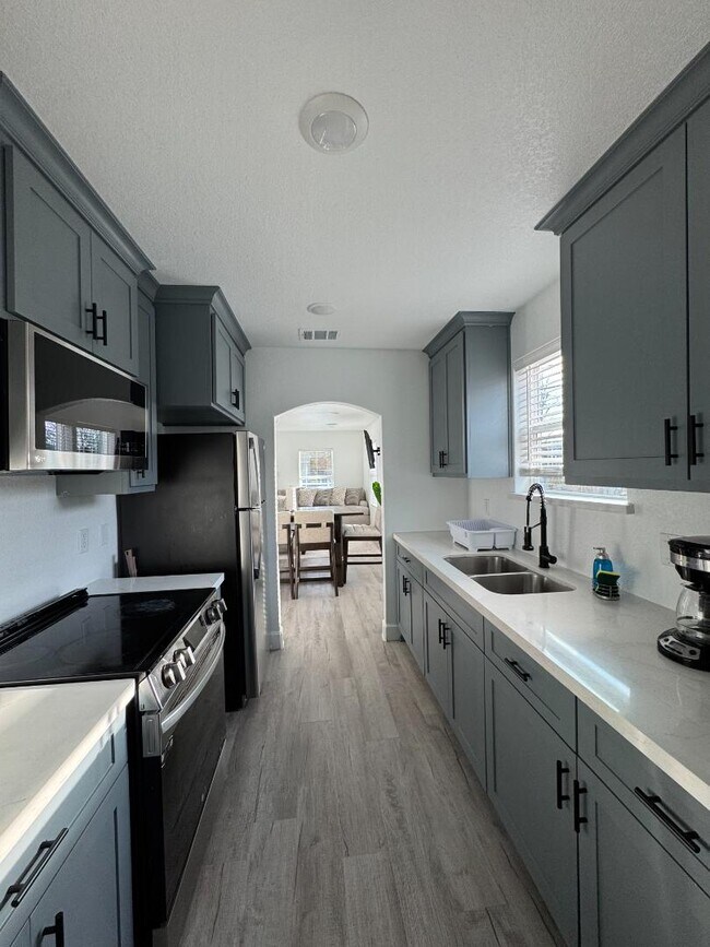 Building Photo - 7401 Anzac St