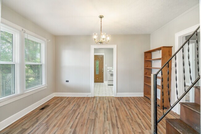 Building Photo - 1811 Fleming St