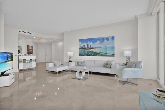 Building Photo - 4779 Collins Ave