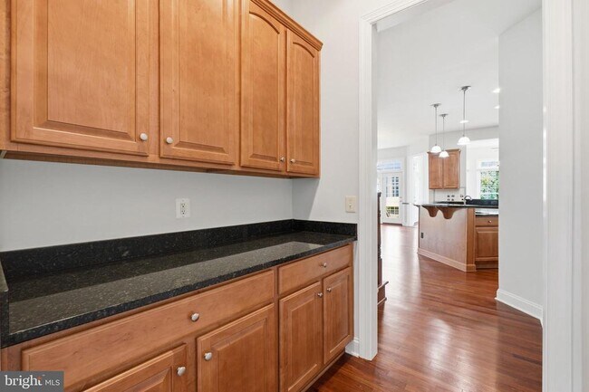 Building Photo - 5285 Meadow Estates Dr