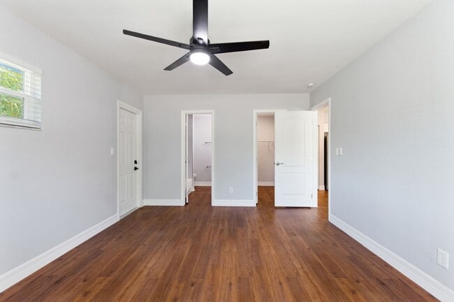 Building Photo - 5100/5102 24th Ave - Duplex