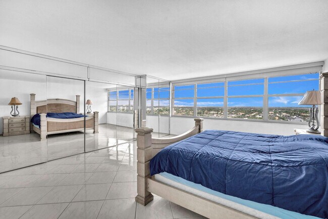 Building Photo - 4280 Galt Ocean Dr