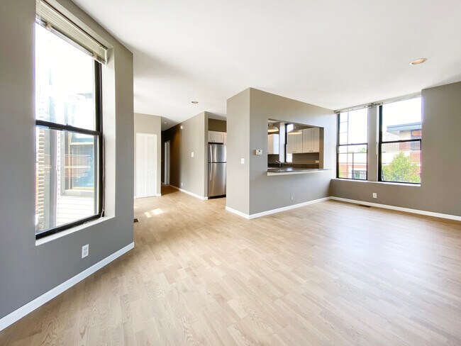 Building Photo - 1852 N Damen Ave