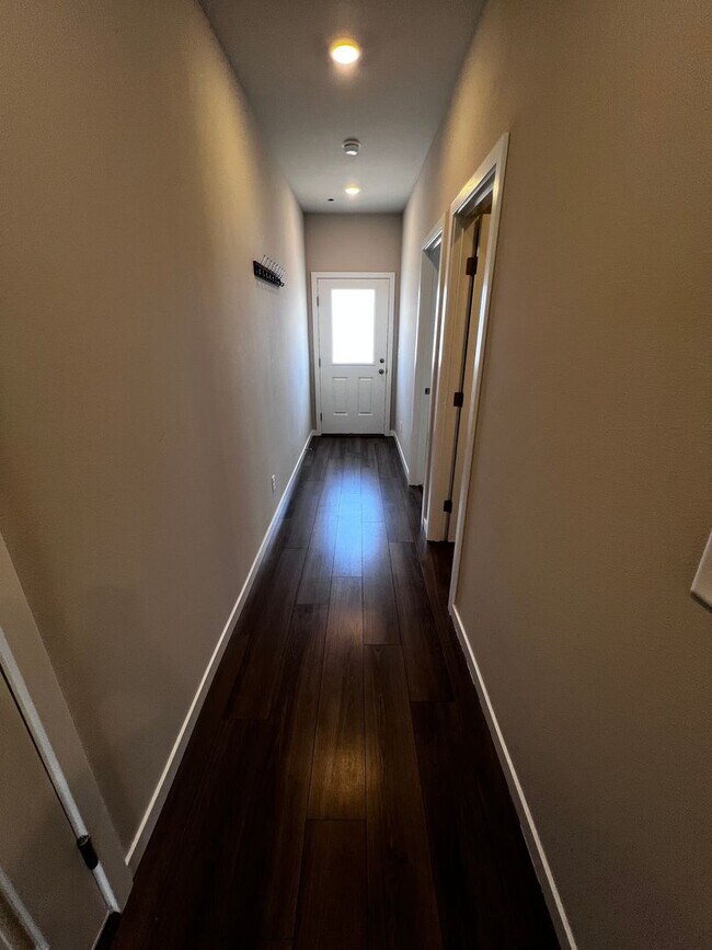 Building Photo - Spacious 4-Bedroom Townhome with Loft, Che...