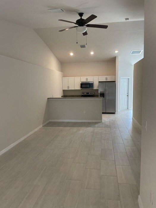 Building Photo - SE Cape Coral Rental Unit