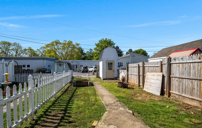Building Photo - 4 bedroom home in Carlisle PA!