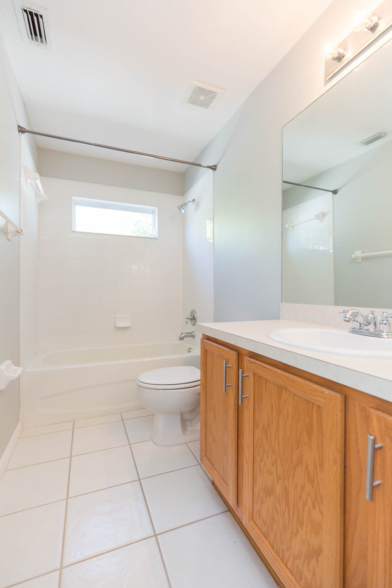 Full bathroom upstairs is available to the other two bedrooms - 18135 Nassau Point Dr