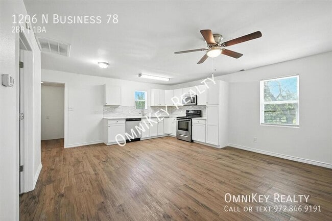Building Photo - 1206 N Texas 78 Business