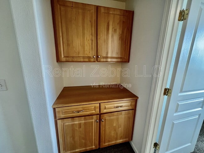 Building Photo - 1360 Shady Ln